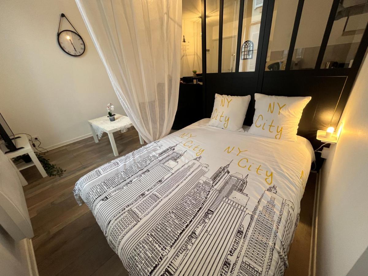 Residence 3 Studios De Charme Dans Centre Proche Cathedrale, Parking Possible A Prox Orleans Luaran gambar