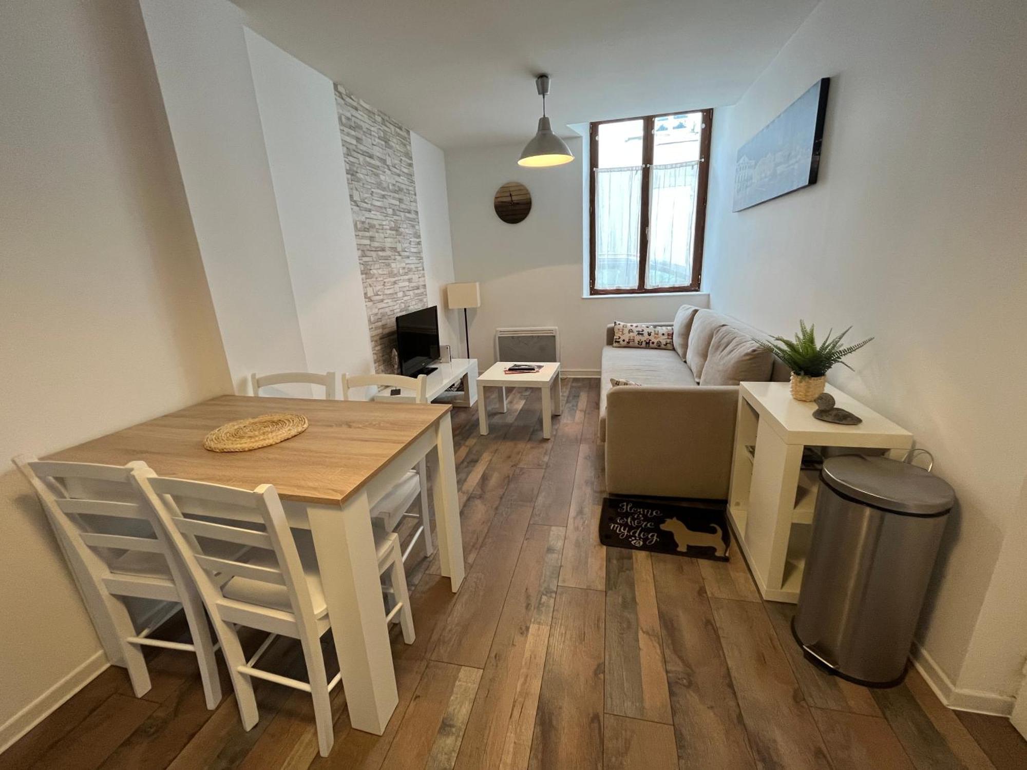 Residence 3 Studios De Charme Dans Centre Proche Cathedrale, Parking Possible A Prox Orleans Luaran gambar
