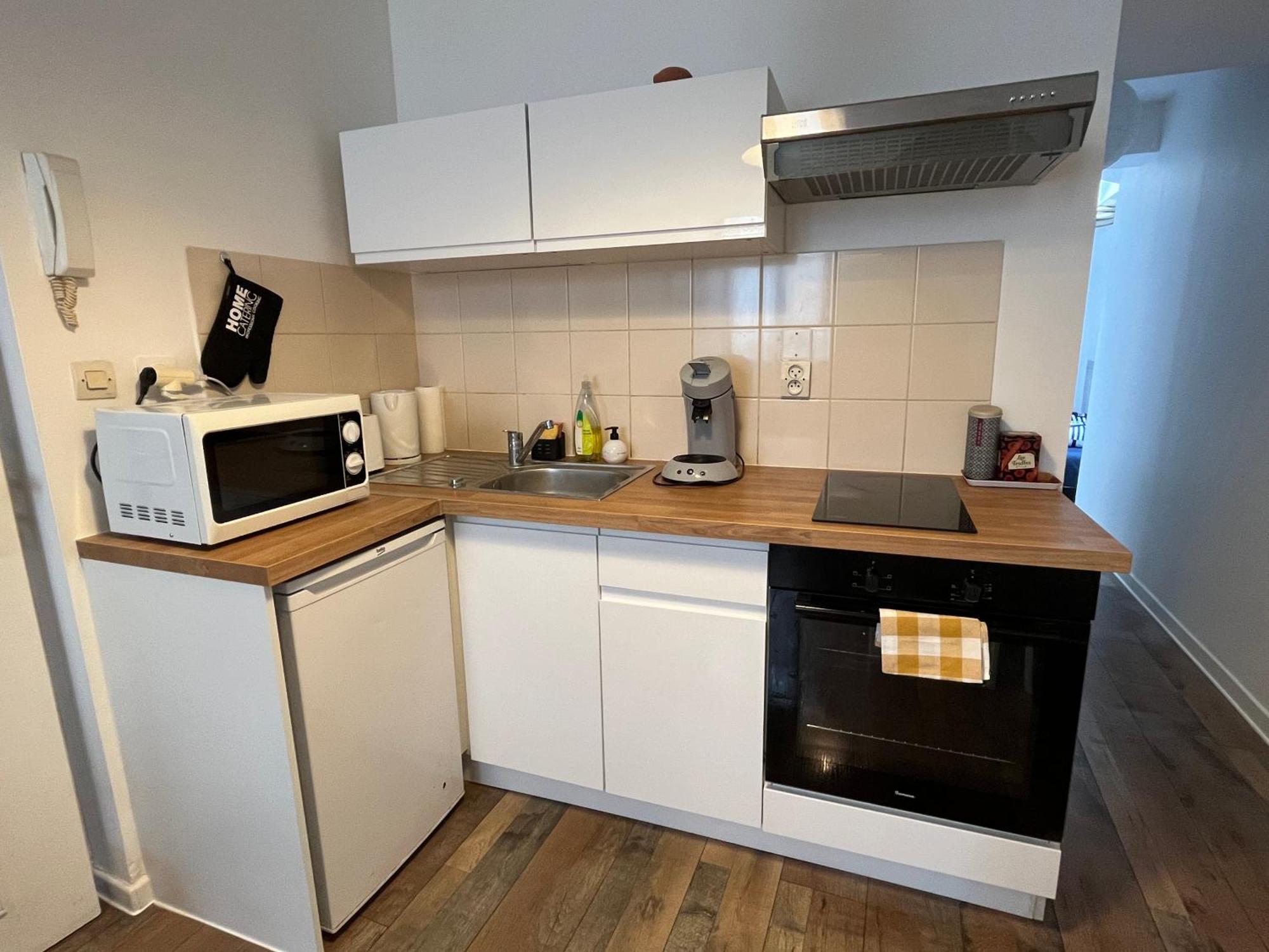 Residence 3 Studios De Charme Dans Centre Proche Cathedrale, Parking Possible A Prox Orleans Luaran gambar