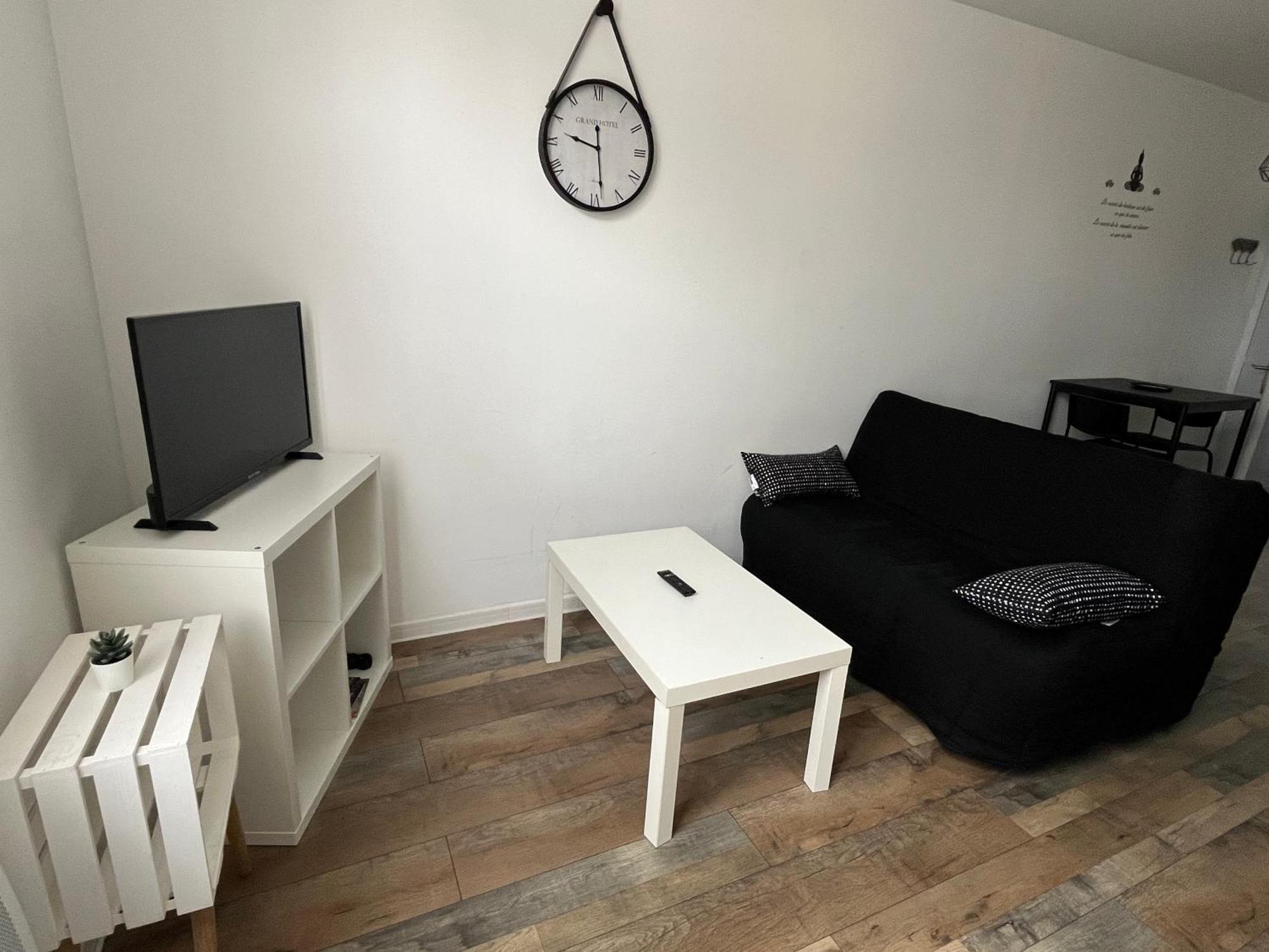 Residence 3 Studios De Charme Dans Centre Proche Cathedrale, Parking Possible A Prox Orleans Luaran gambar