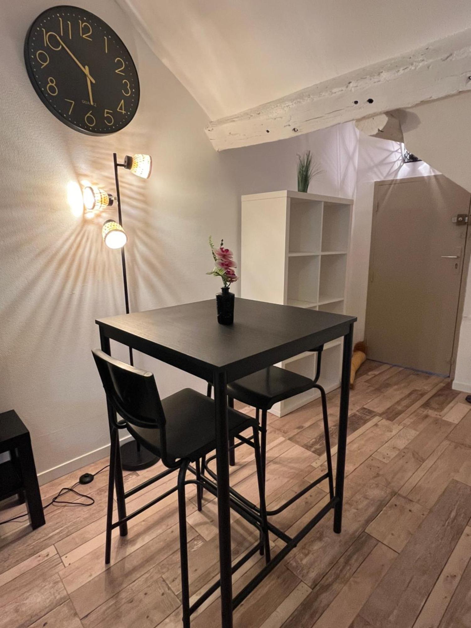 Residence 3 Studios De Charme Dans Centre Proche Cathedrale, Parking Possible A Prox Orleans Luaran gambar